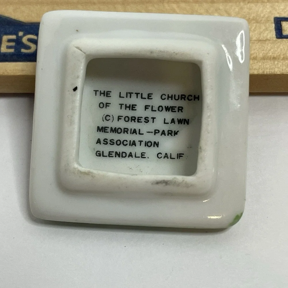 TRINKET BOX HAND PAINTED CHURCH LANDSCAPE FOOTED PORCELAIN JEWELRY RING ANTIQUE